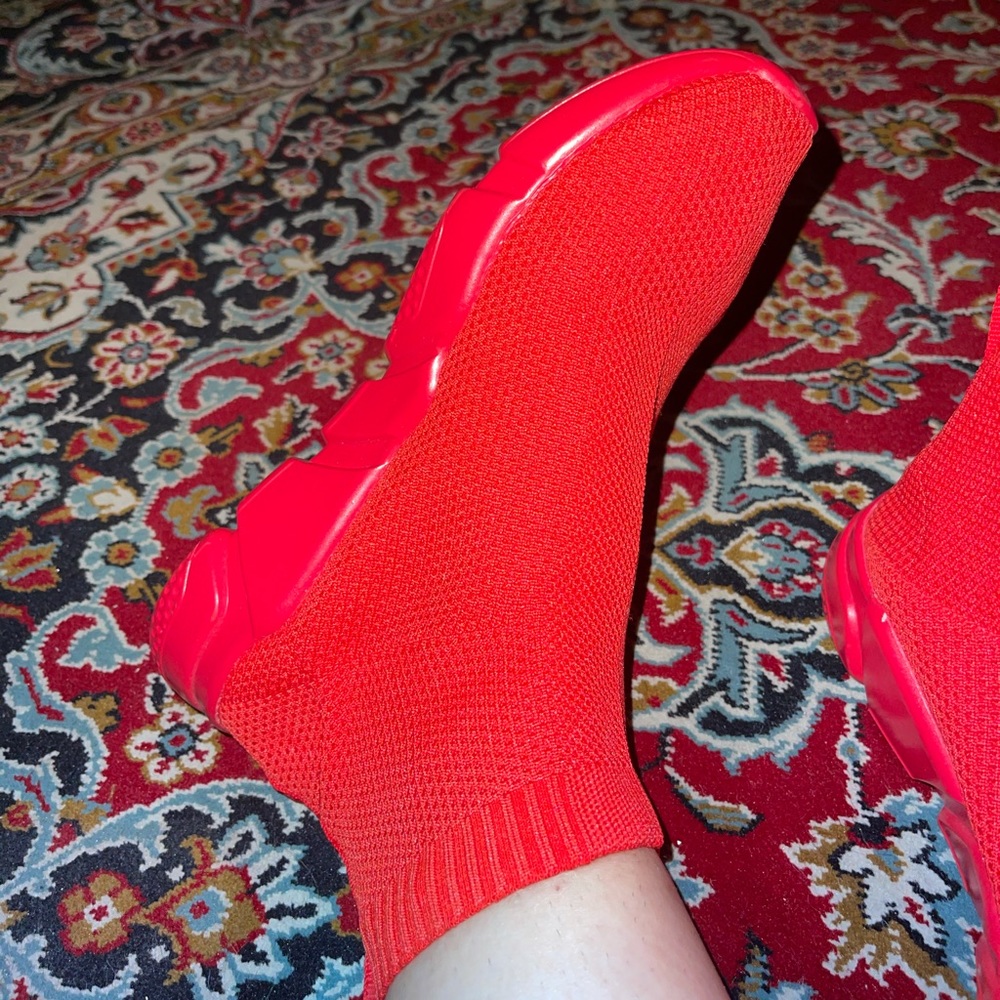 Super cute red Sock sneakers (rare) - Picture 3 of 13